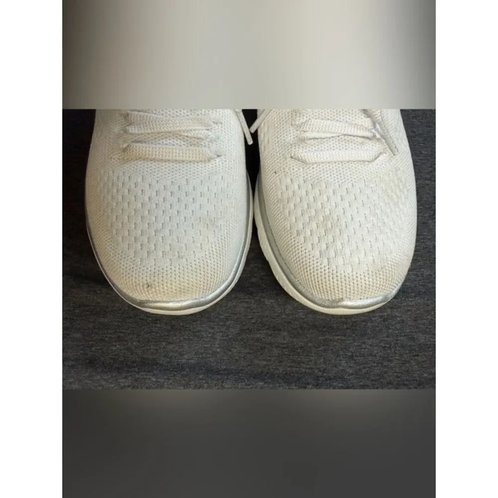 Skechers Slip-ins White Knit Sneakers Women’s Size 7